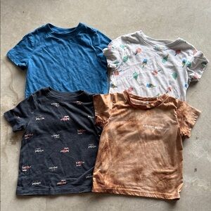 Kids old navy T-Shirts